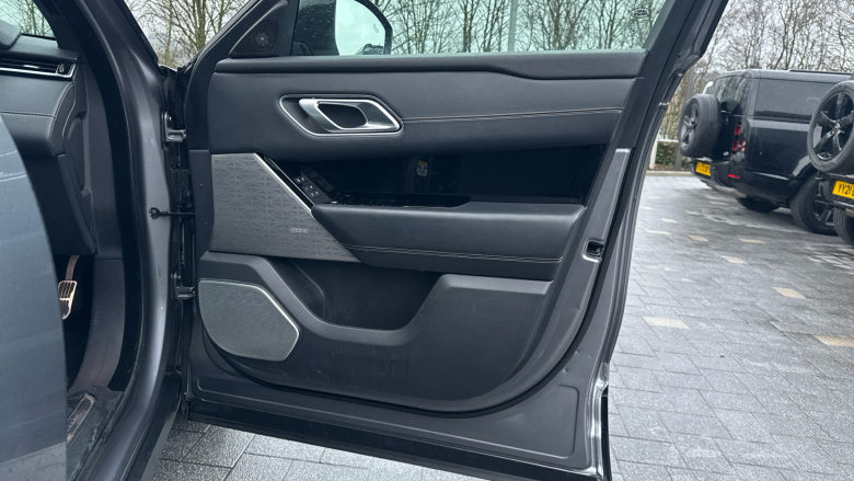 Land Rover Range Rover Velar 2.0 D240 R-Dynamic HSE 5dr Auto Diesel Estate